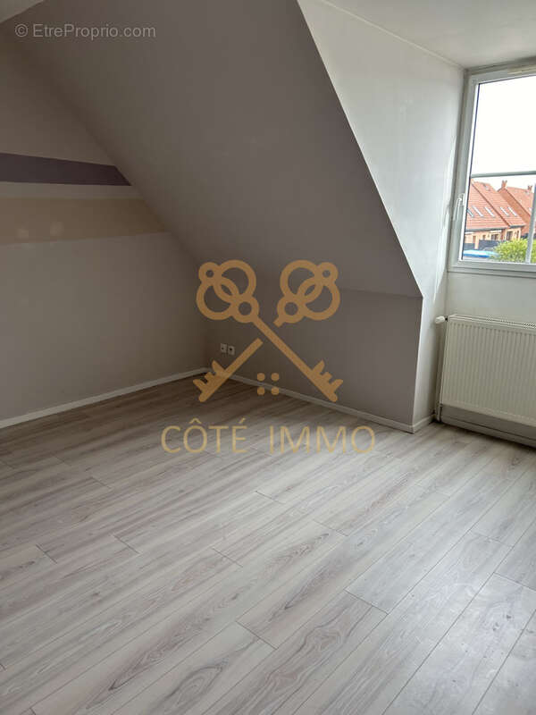 Maison à COURRIERES