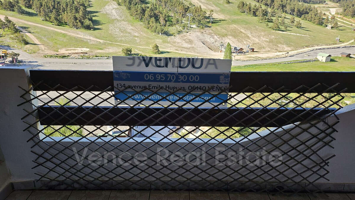 Appartement à GREOLIERES