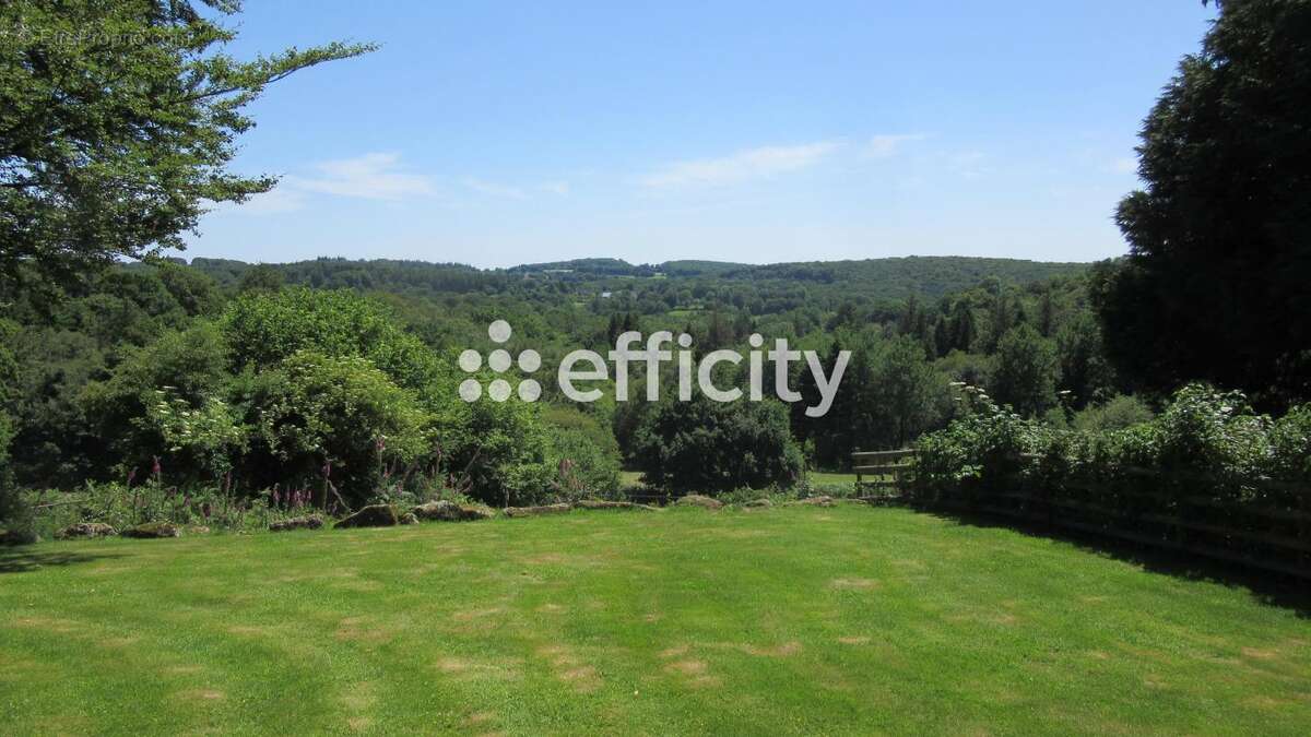 Maison à SAINT-SEVER-CALVADOS