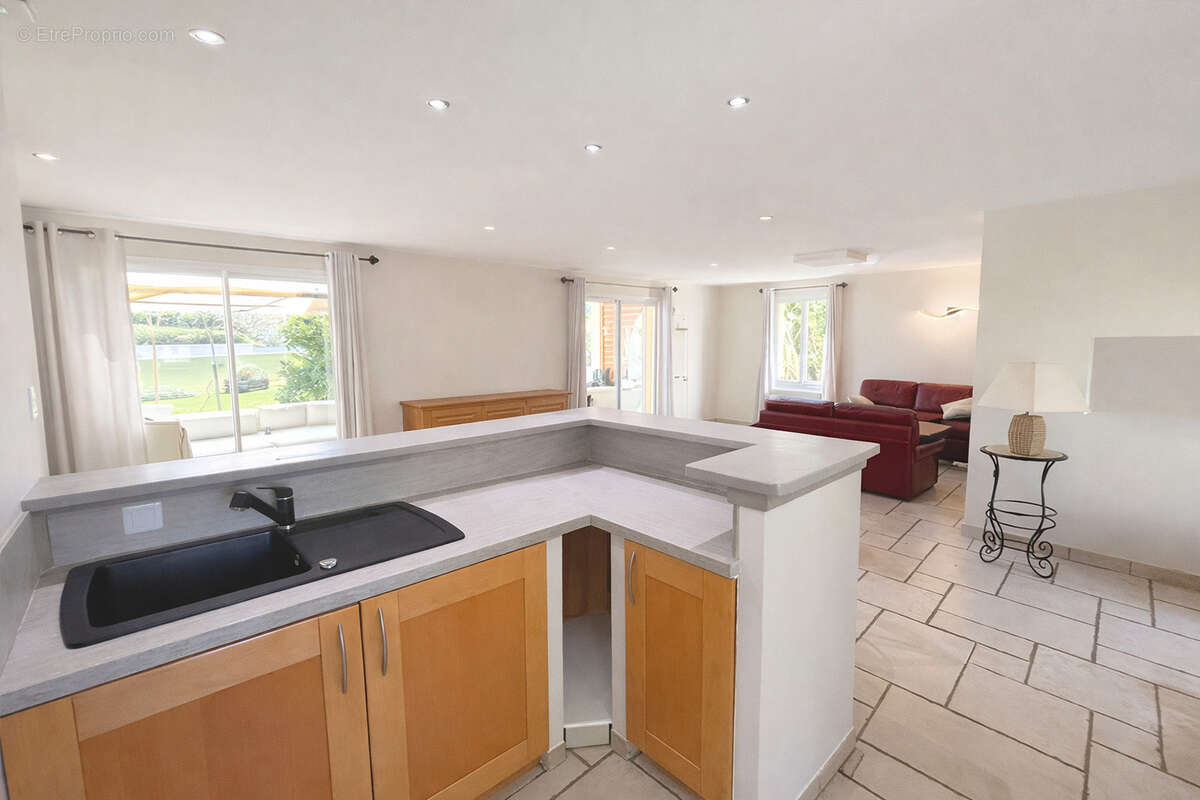 Maison à SAINT-MARCEL-LES-SAUZET