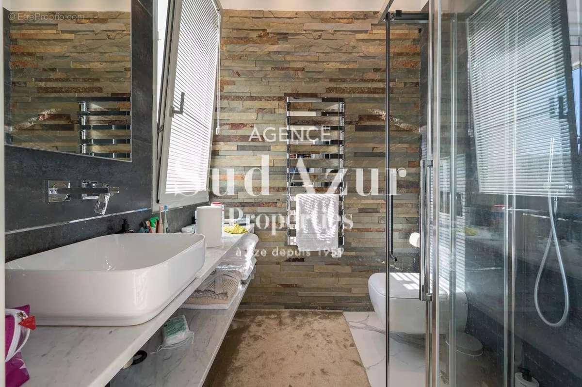 Appartement à ROQUEBRUNE-CAP-MARTIN