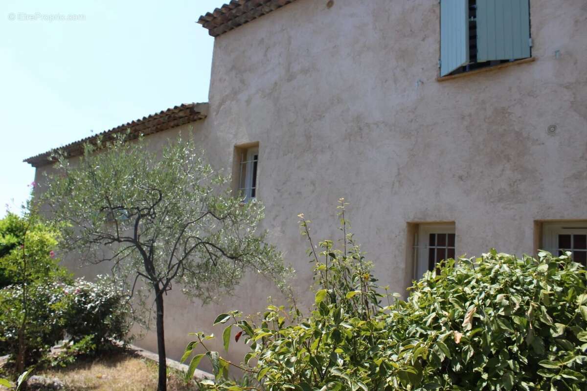 GRASSE St François, belle villa 5 Pièces en excellent état - photo 5