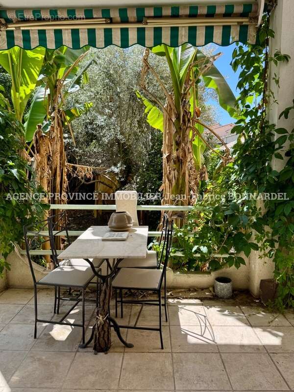 Appartement à NYONS