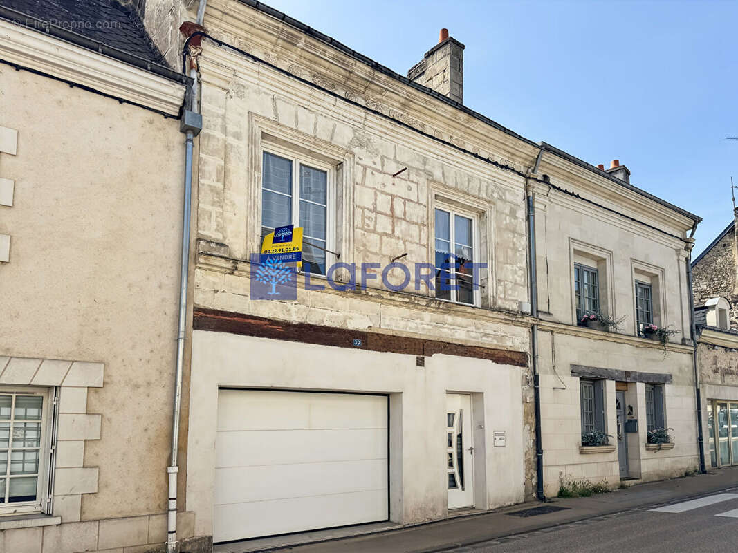 Cheillé Maison avec appartement de 165m²  et  garage - photo 13
