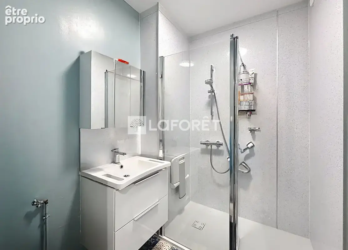 CALAIS - Appartement 60 m2 - 1 Chambre - Balcon / Terrasse - photo 5