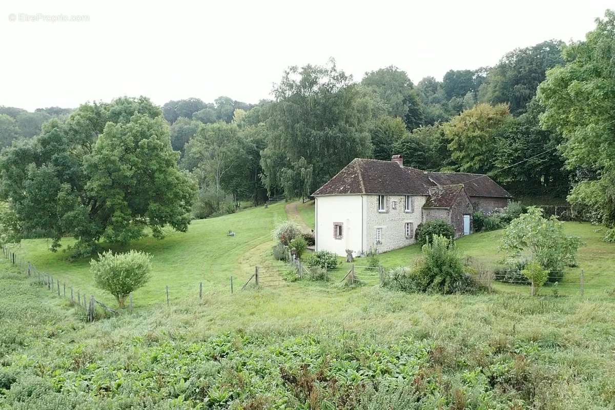 Maison à SAINT-PIERRE-SUR-DIVES
