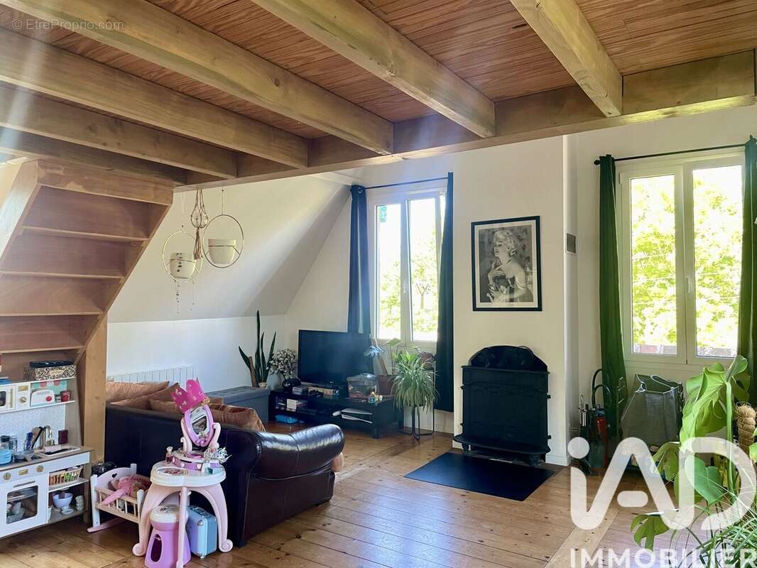 Photo 7 - Appartement à VERT-SAINT-DENIS