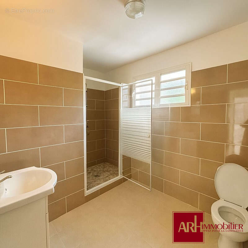 Maison à LES AVIRONS