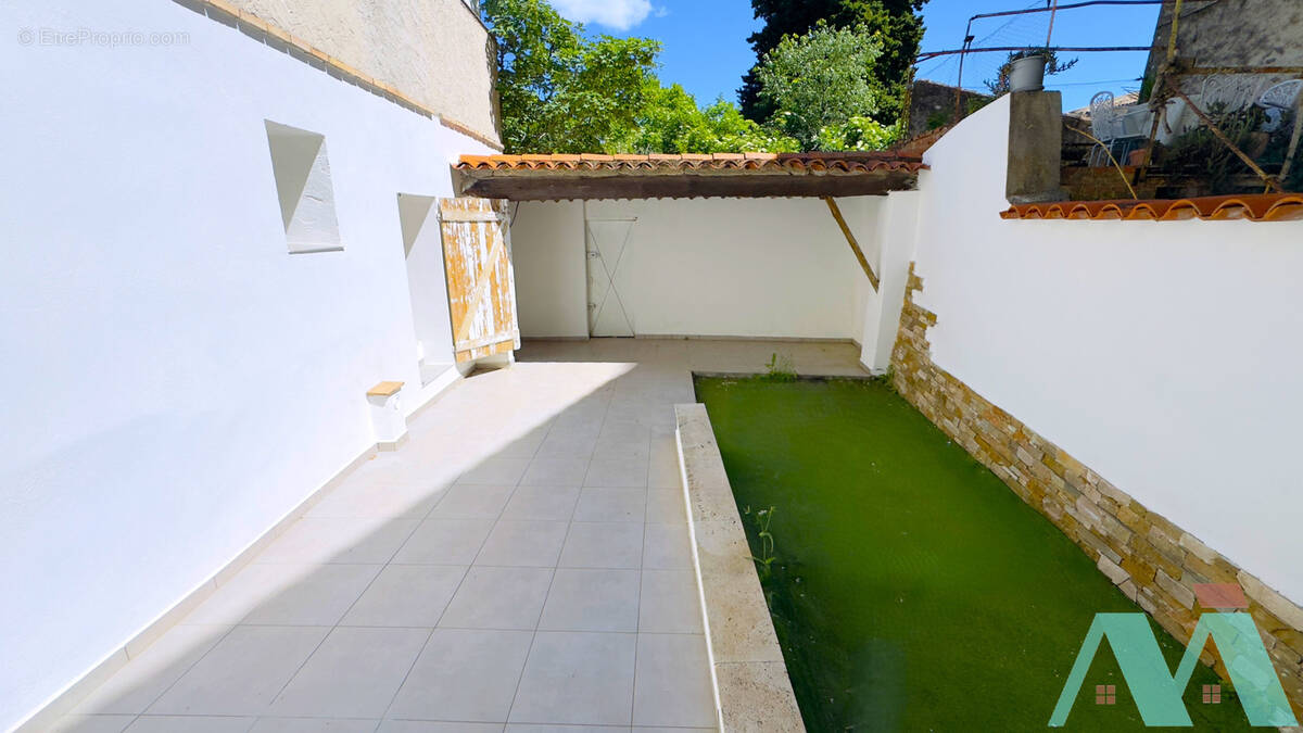 Appartement à SIGNES
