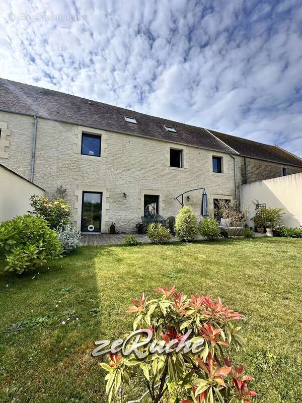 Maison à PERIERS-SUR-LE-DAN