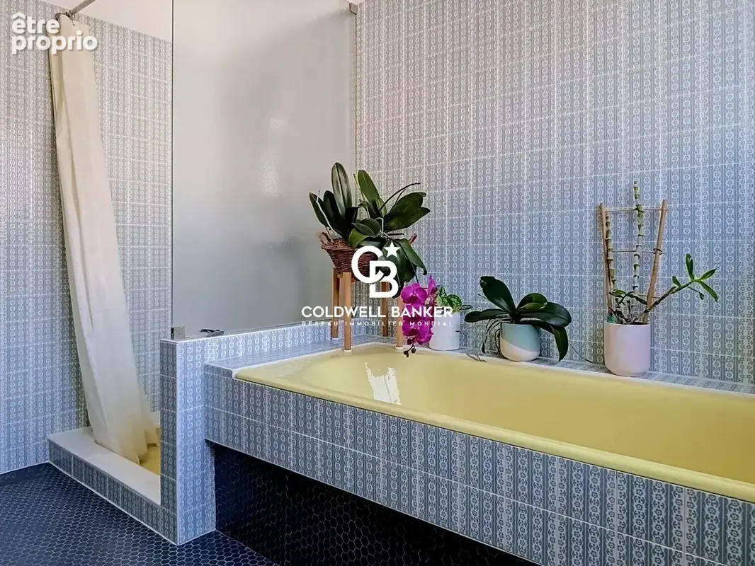 Maison d’architecte 1969 à toit plat avec piscine et appartement indépendant – Saintes, commerces à pied - photo 14
