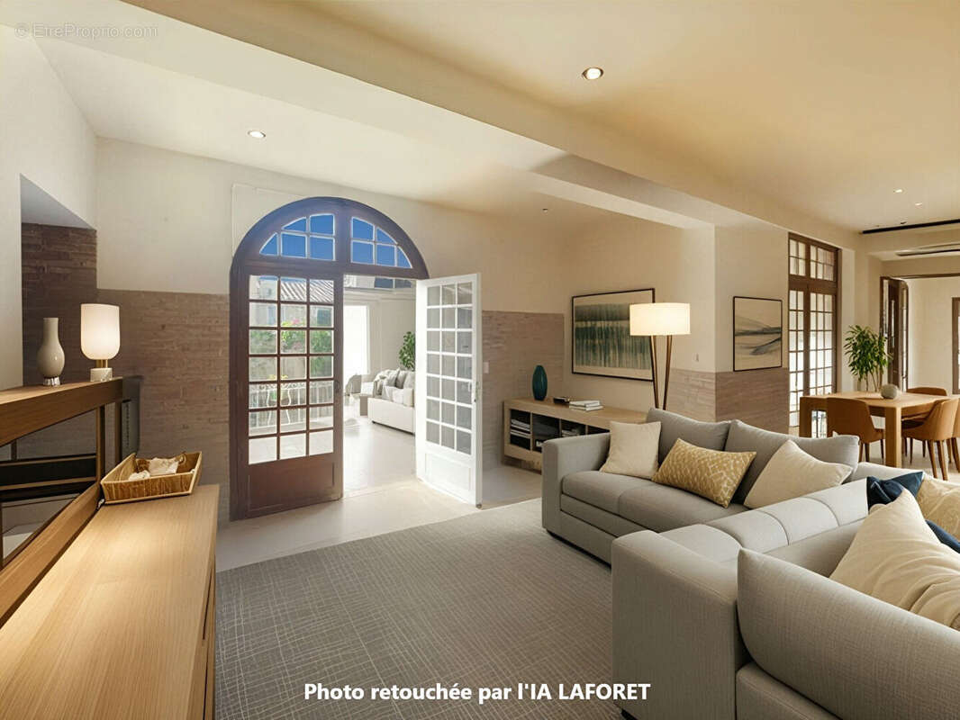 Maison à SAINT-CYR-SUR-MER