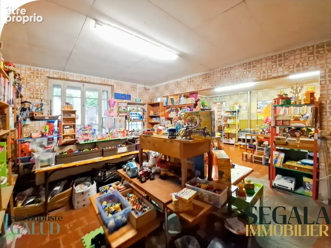 Immeuble dans le centre ville de Carmaux - 650 m2 au sol - photo 6