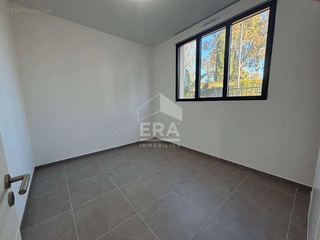 Appartement à VALLAURIS