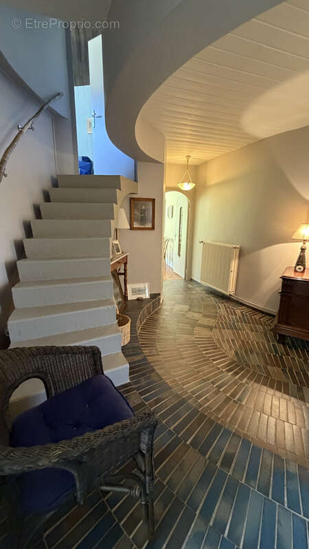 Belle maison d'archi année 70 à marlhes (42) de 214 m2 hab. sur terrain de 6 325 m2 - photo 5