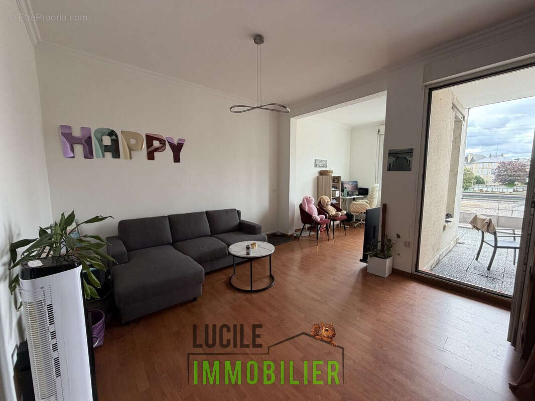 Appartement T2 idéalement situé - 44 m² 2 - Appartement à CREIL