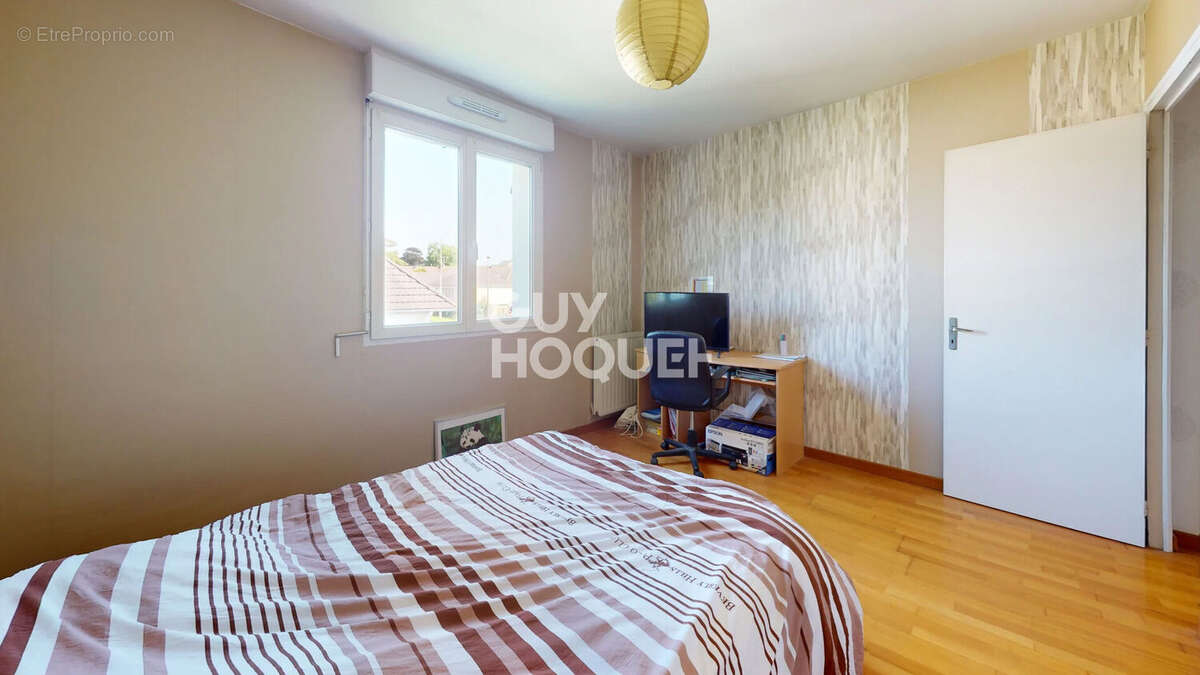Exclusivité Guy Hoquet Avranches Maison familiale rénovée avec vie de plain-pied, en plein coeur de Ducey. - photo 9