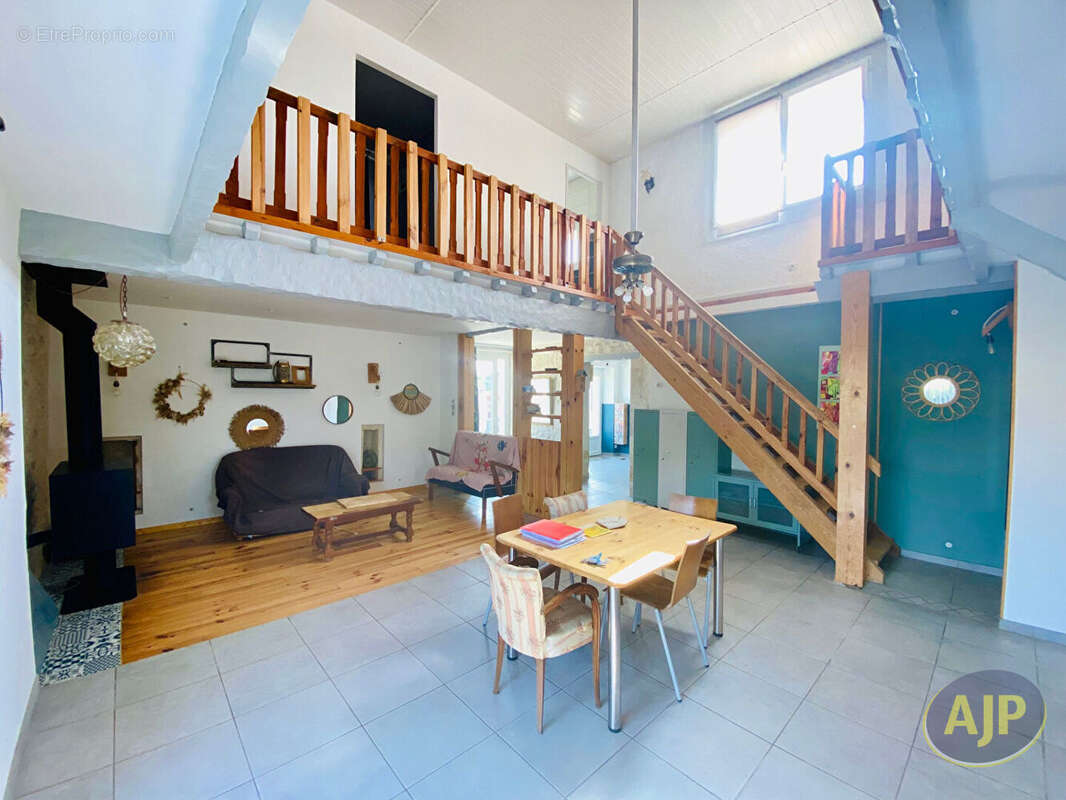 Maison à VALEYRAC