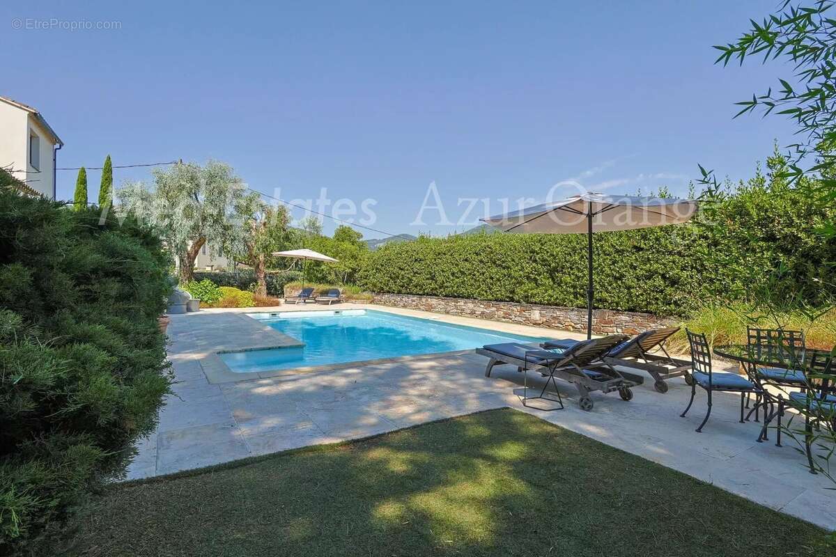 Maison à PLAN-DE-LA-TOUR