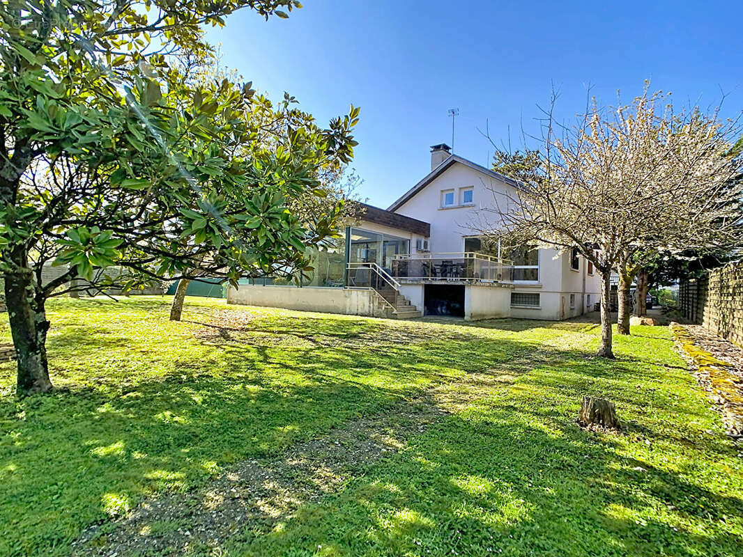 Maison avec gîte et piscine intérieure - photo 13