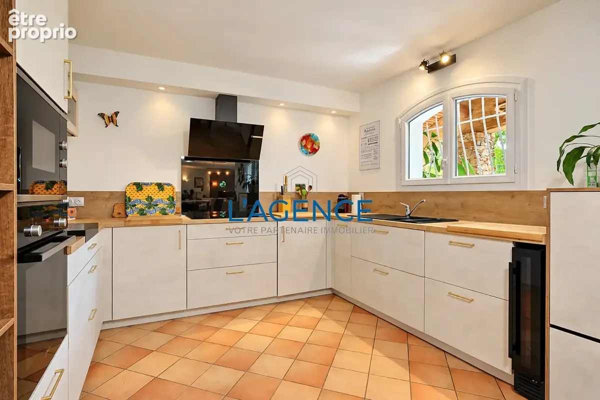 Villa de 171 m2 avec piscine et jardin arboré de 5202 m2 au calme - photo 9
