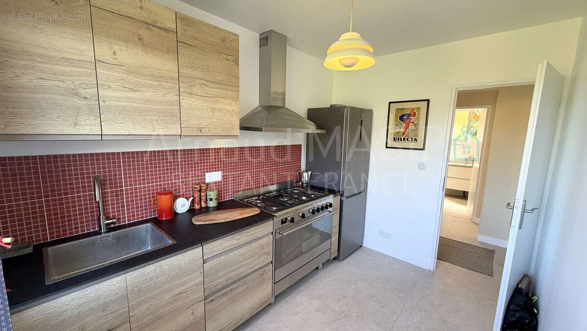 Pavillon de plain pied renove 64m² hab, jardin, terrasse, garage, cave, atelier, proche commodites - photo 6
