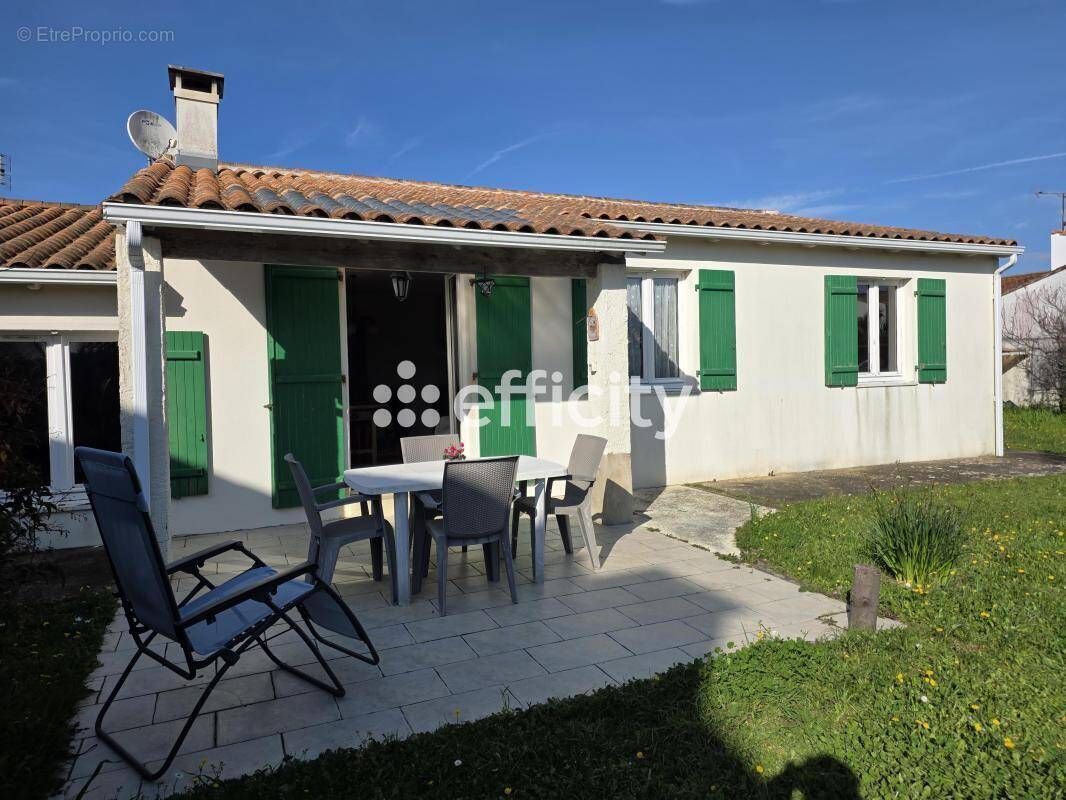 Maison à LA FLOTTE