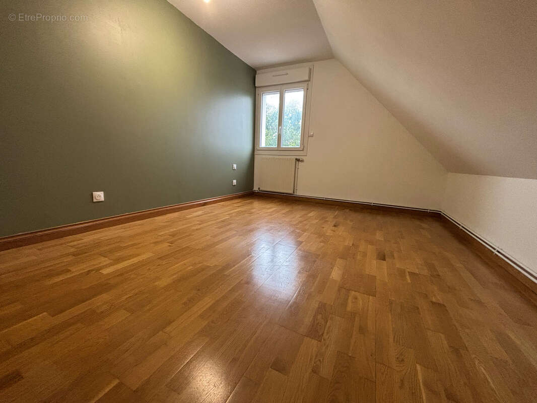 Maison à GROFFLIERS