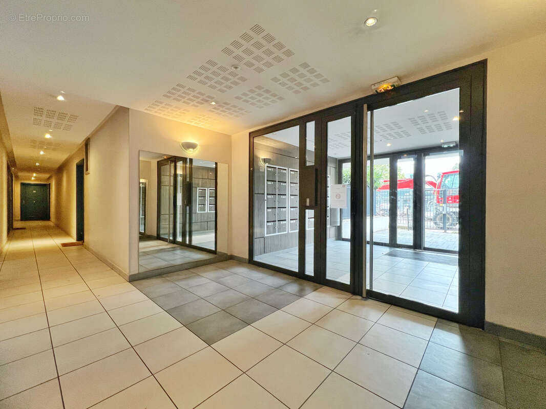 Appartement à PIERRE-BENITE