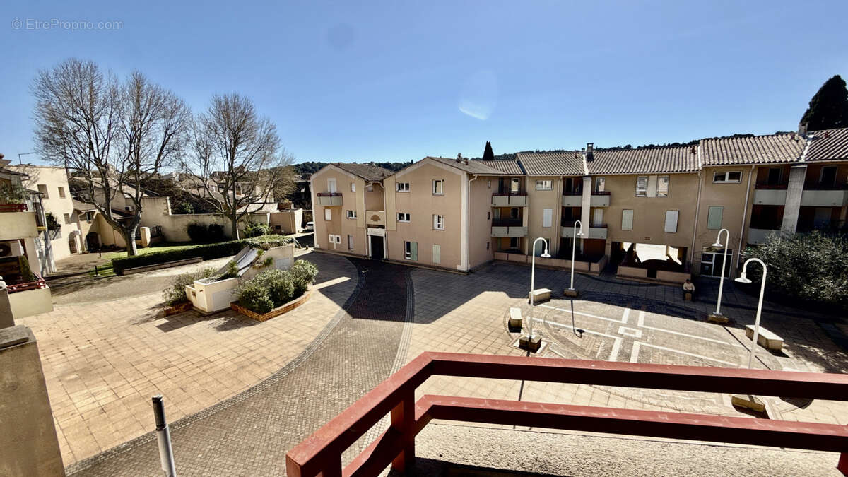 Appartement à VILLENEUVE-LES-AVIGNON