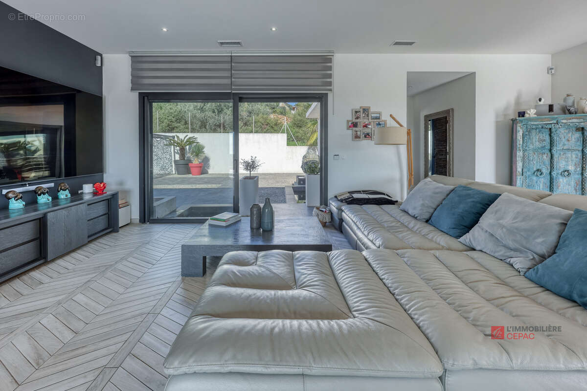 Maison à LA CADIERE-D'AZUR