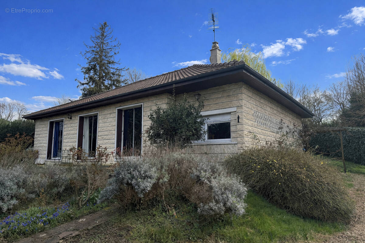 Maison à NONANCOURT