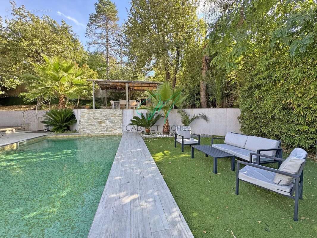 Maison à ROQUEFORT-LES-PINS