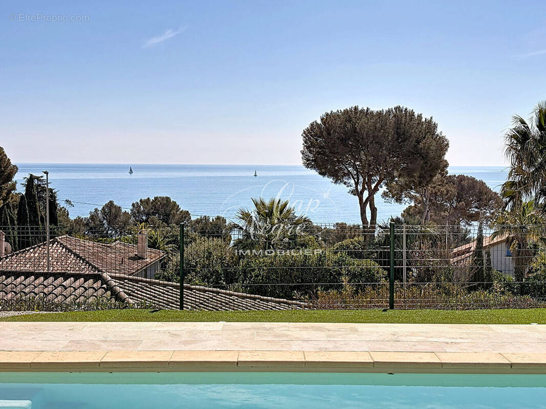 Maison à ROQUEBRUNE-SUR-ARGENS