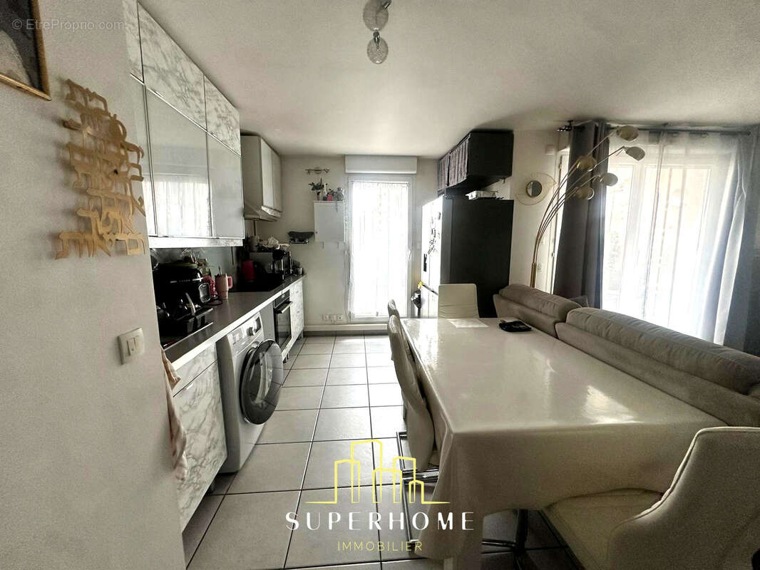 Appartement à MARSEILLE-8E