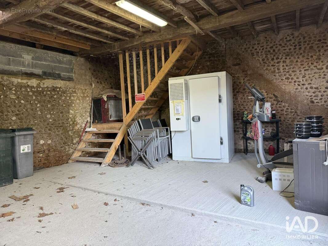 Photo 9 - Commerce à LEMBEYE