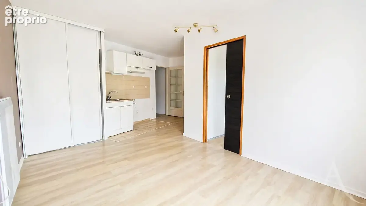 Appartement T2 - 32m² dans le Centre Ville de Mantes La Jolie avec parking et cave - photo 1
