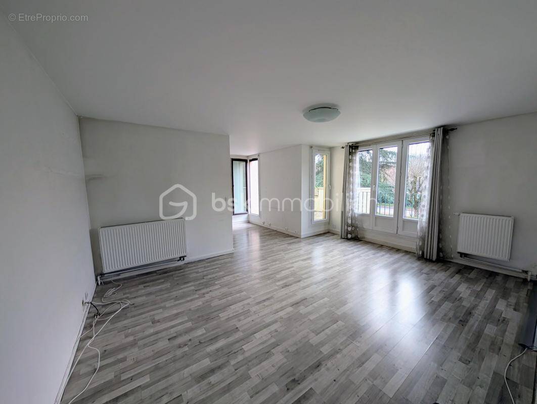 Appartement à LOGNES