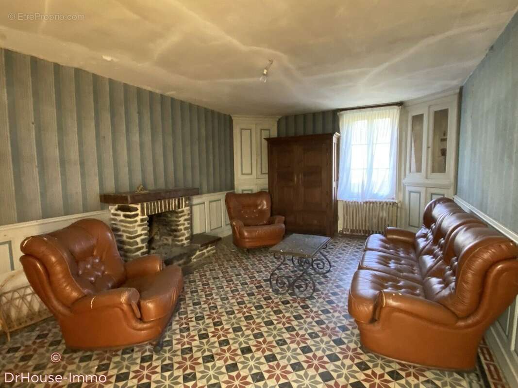 Maison à CROISILLES