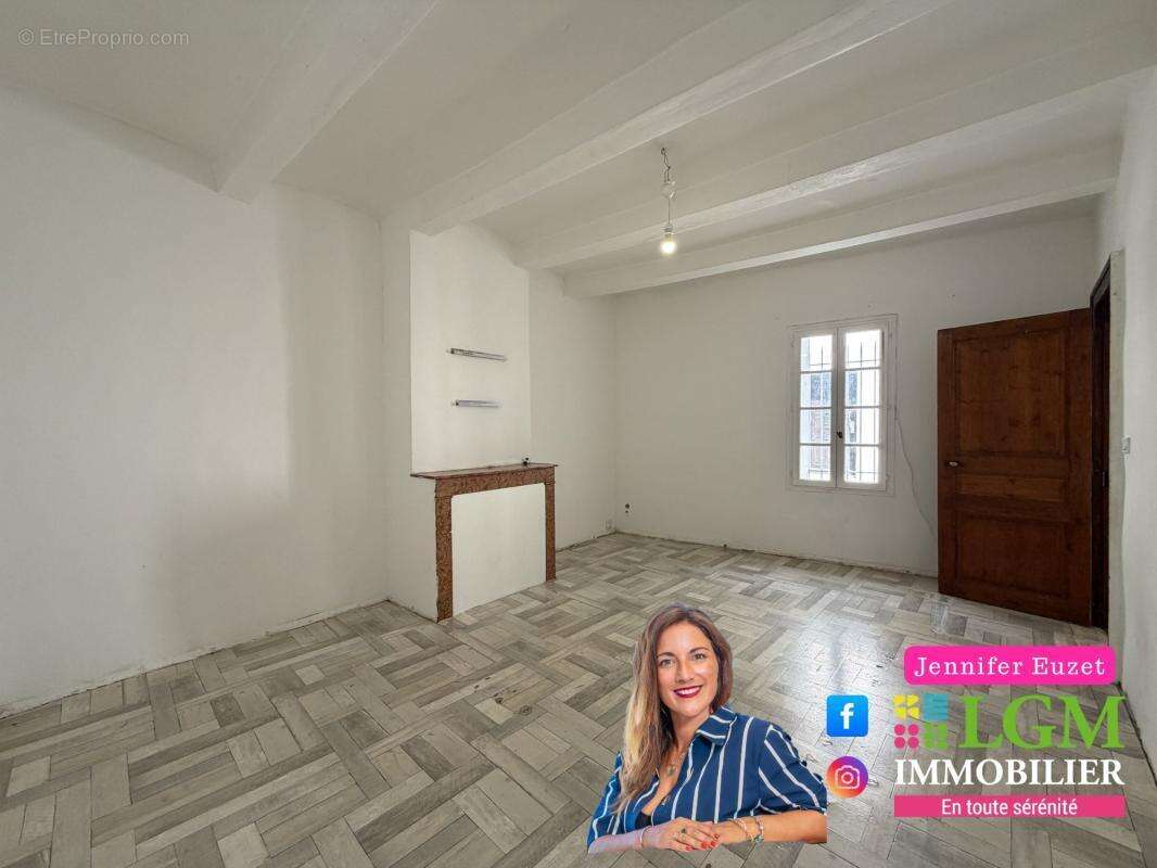 Appartement à LUNEL-VIEL