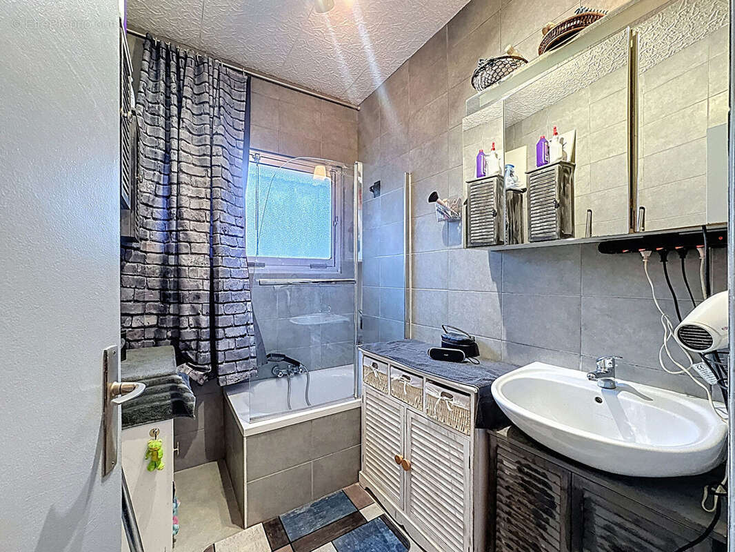 Appartement à ROQUEBRUNE-CAP-MARTIN