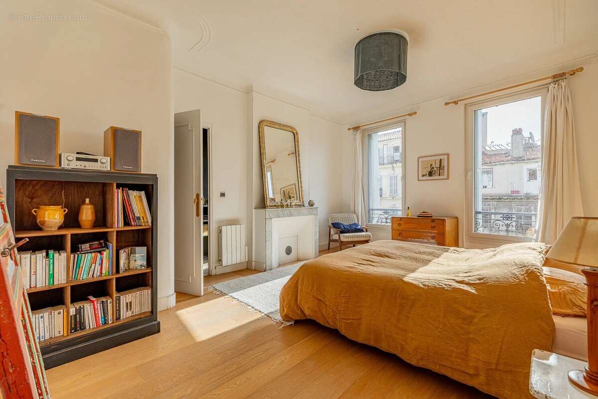 Appartement à MARSEILLE-1E