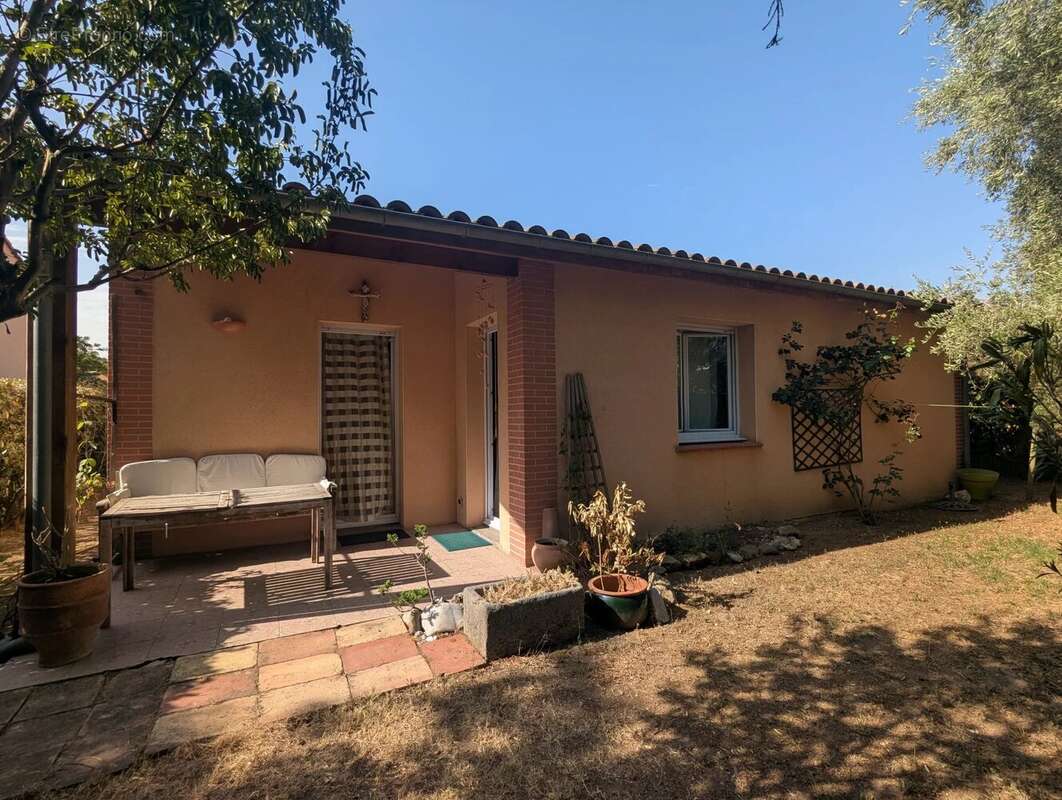 A vendre - villa t4 + garage - chapitre - photo 2