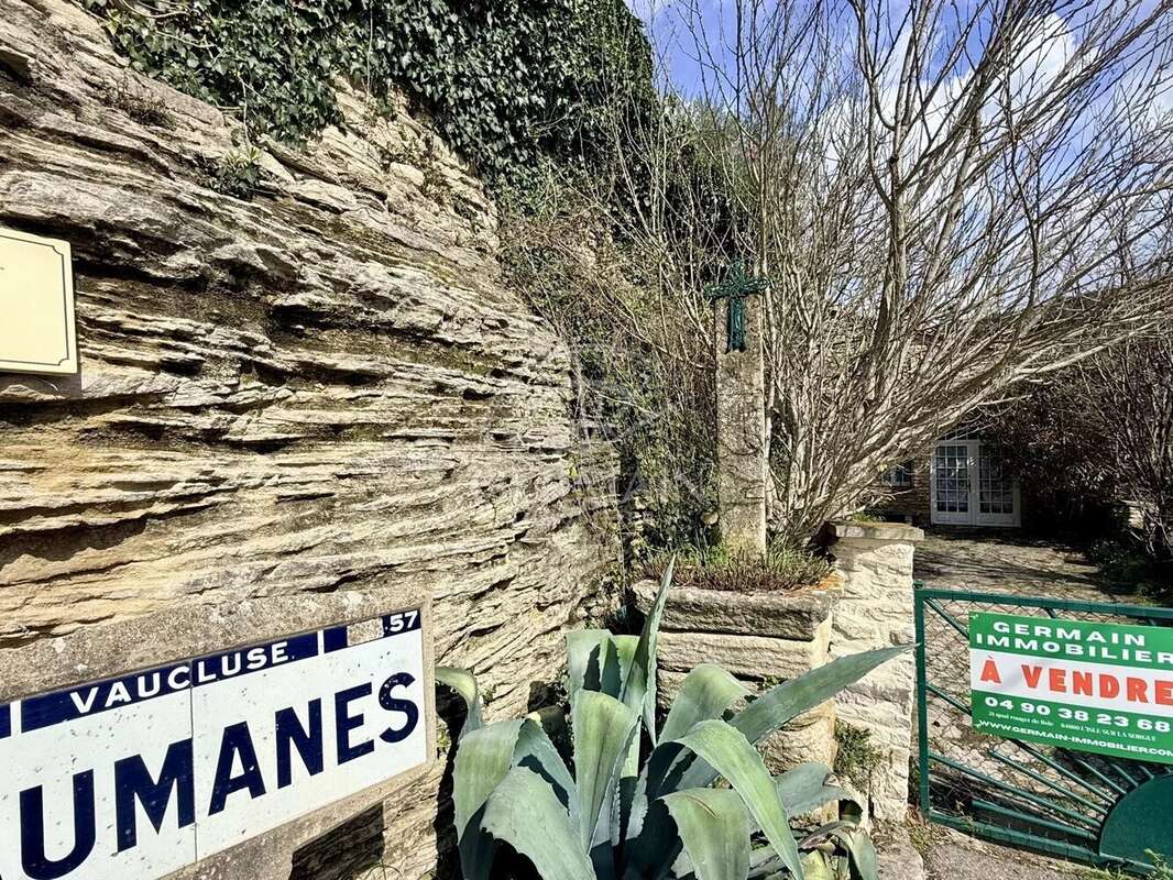 Maison à SAUMANE-DE-VAUCLUSE