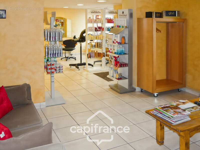 Commerce à VAROIS-ET-CHAIGNOT