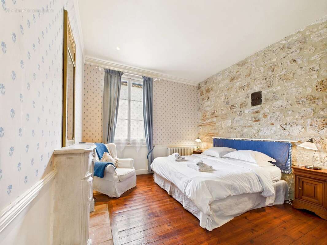 Élégante maison médiévale au cœur d’Issigeac, en Dordogne - photo 15