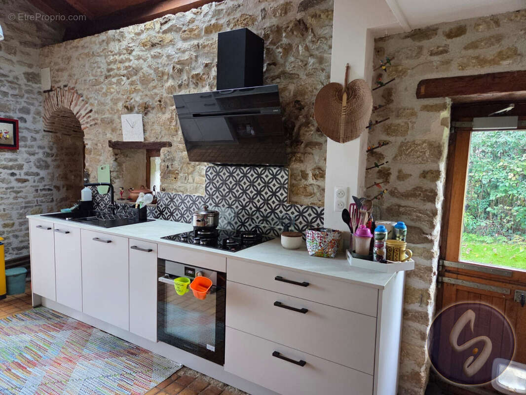 Maison à SAINT-GEORGES-DE-NOISNE