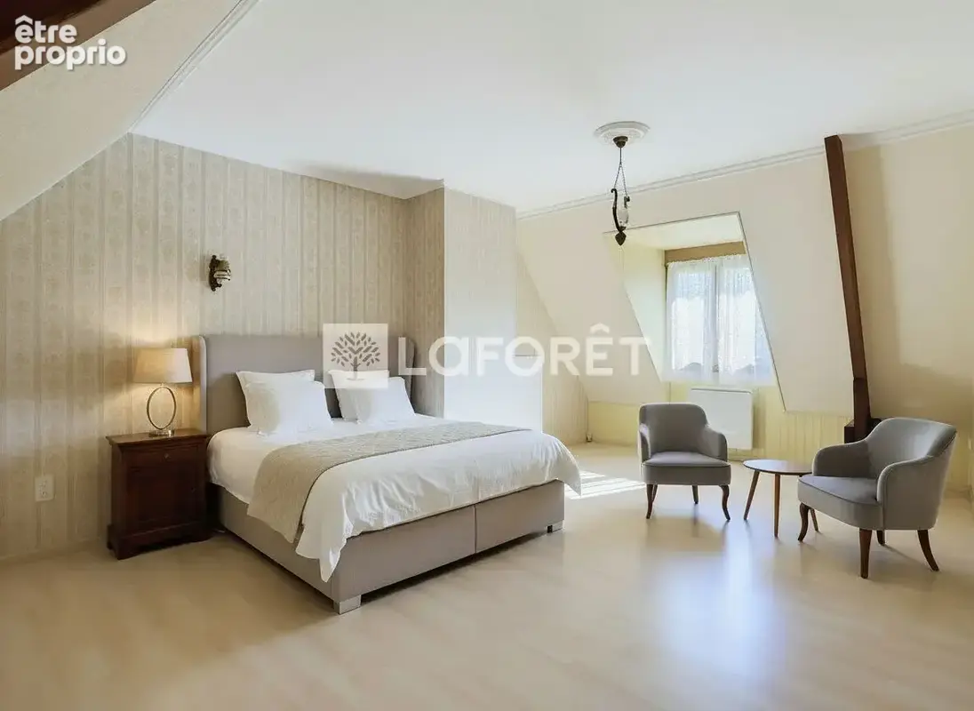 Maison Lassy  - 2 grands séjours - 5 chambres - 200 m2 - photo 8