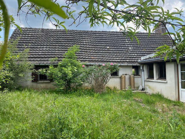 Maison à MARIGNE-LAILLE