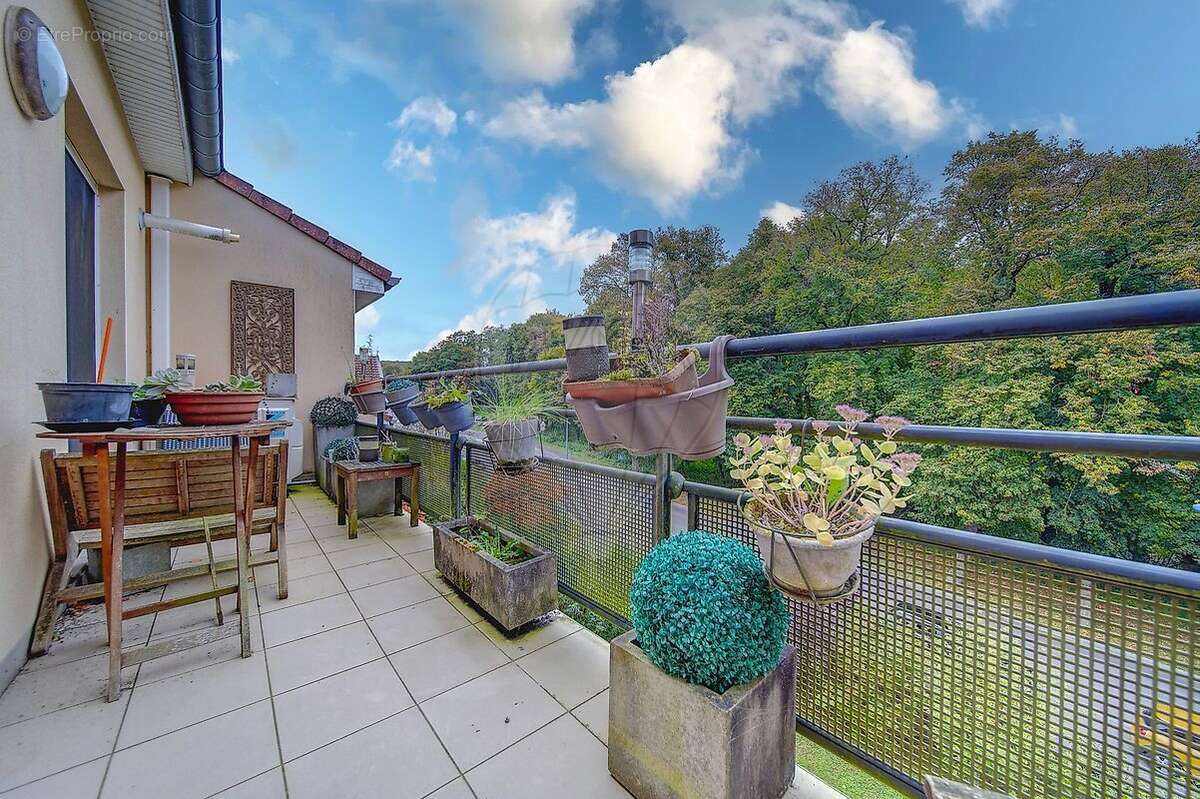 Appartement à ARS-SUR-MOSELLE